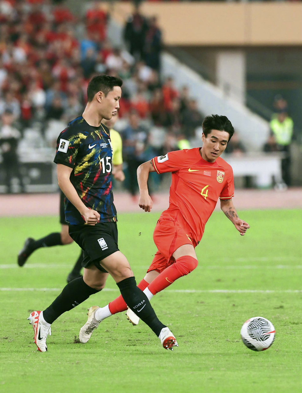 九游官网-包含亚洲足球豪强交锋：赛事精彩纷呈的词条