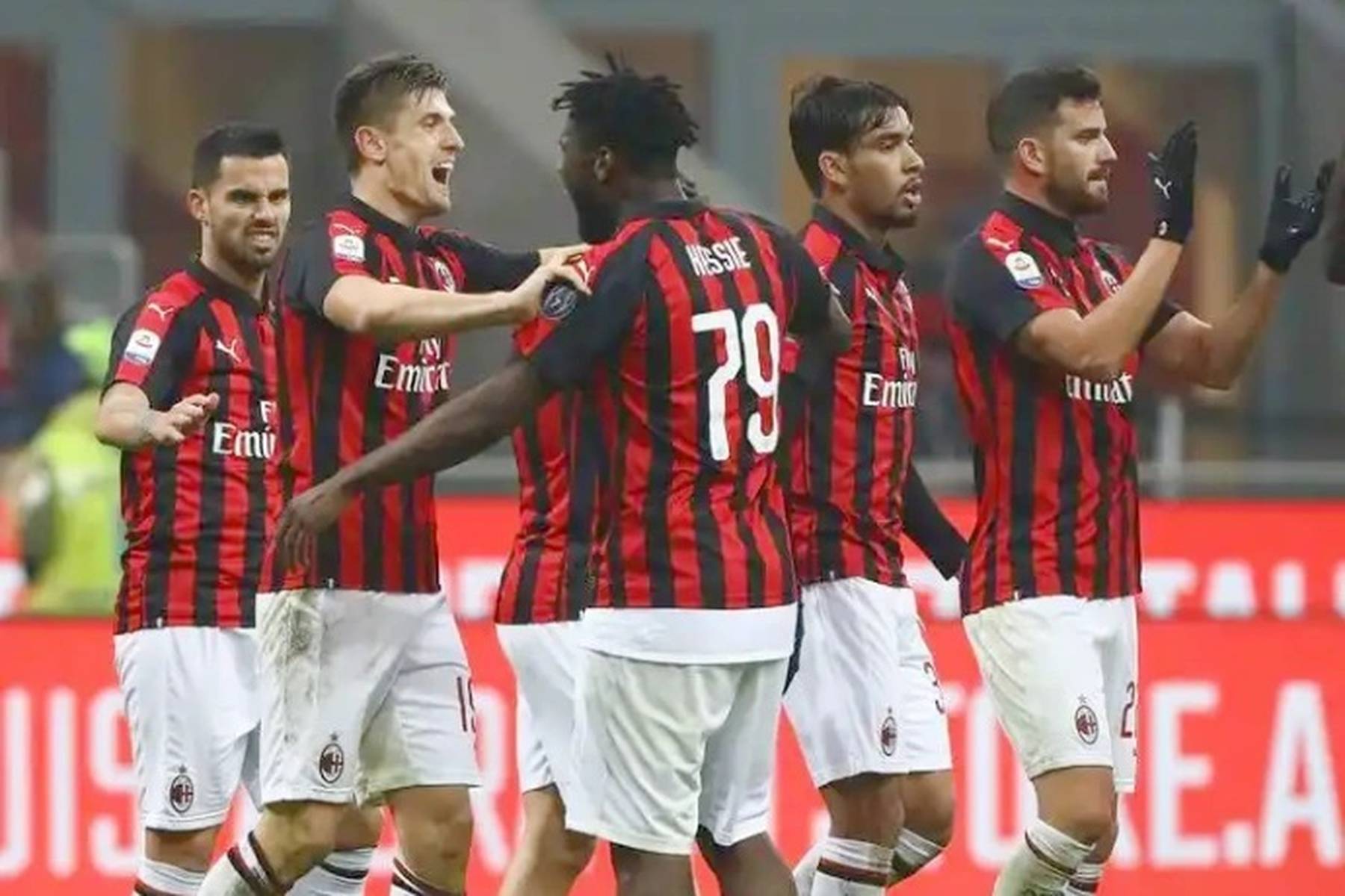 包含那不勒斯客场不敌AC米兰，遭受连败之苦的词条